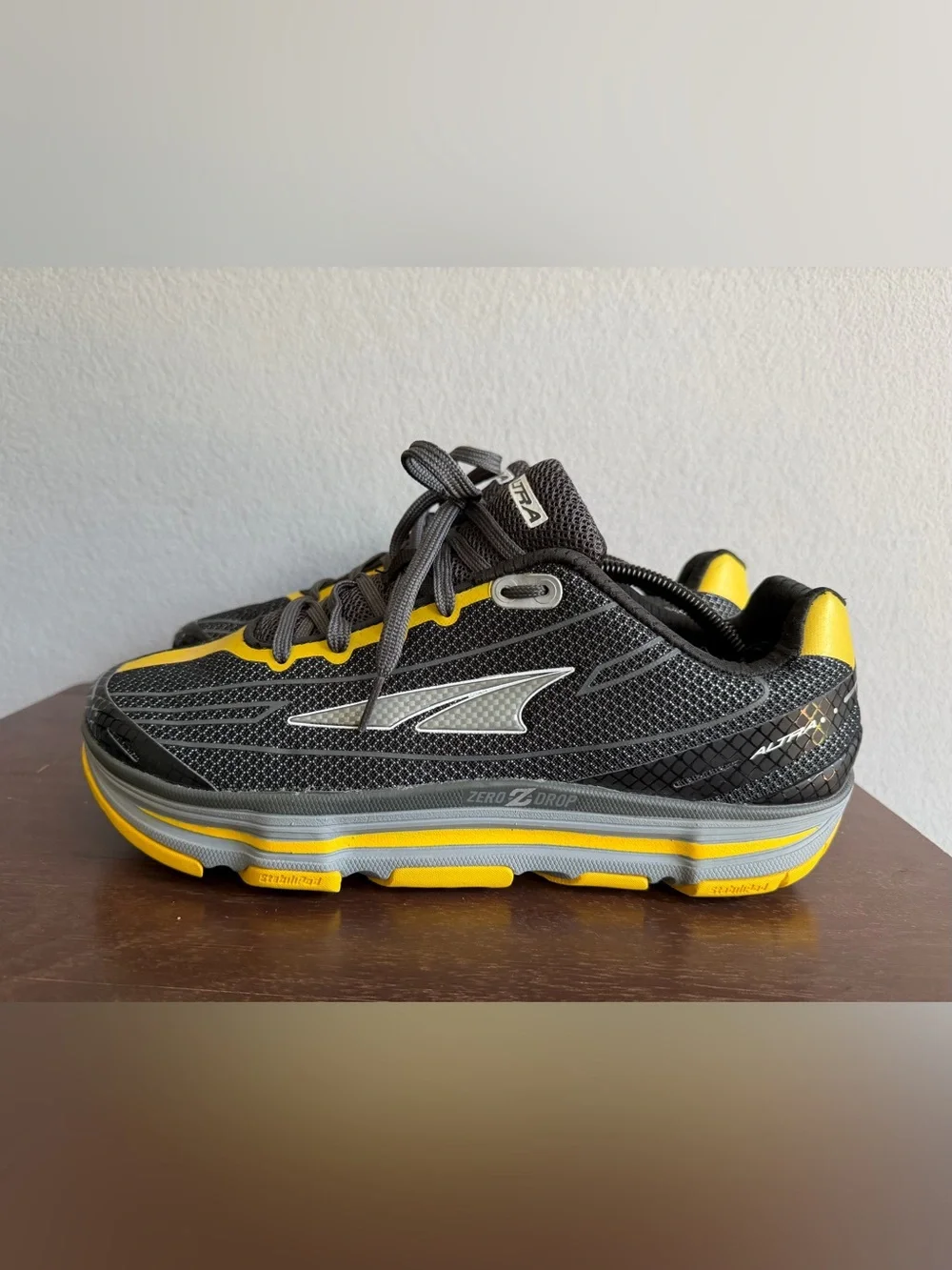 Altra Repetition Running Shoes s11.5 Mens Zero Drop Black/Yellow Mesh